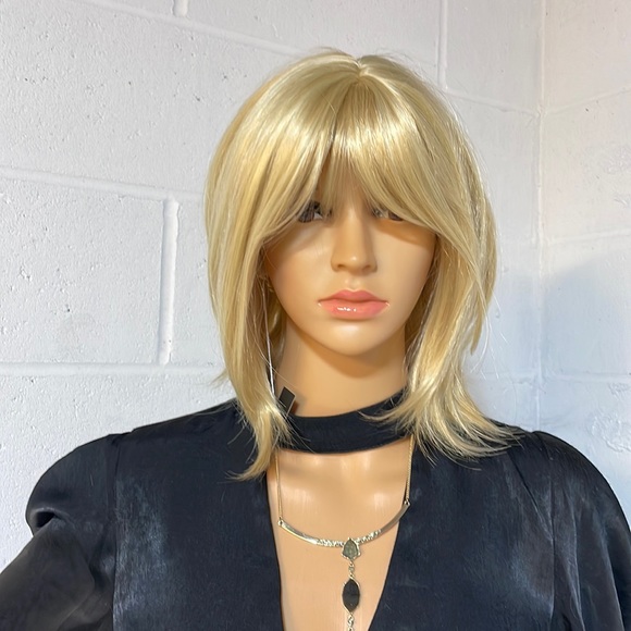 NWT 12” golden blonde w strawberry blonde highlights bangs bob straight wig chin - Picture 1 of 16